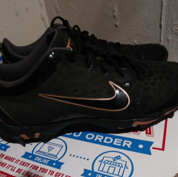 Nike. - Picture 2 of 2